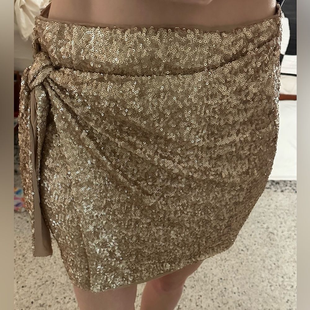 House of Harlow gold sequin mini skirt faux wrap lined back zip X/S